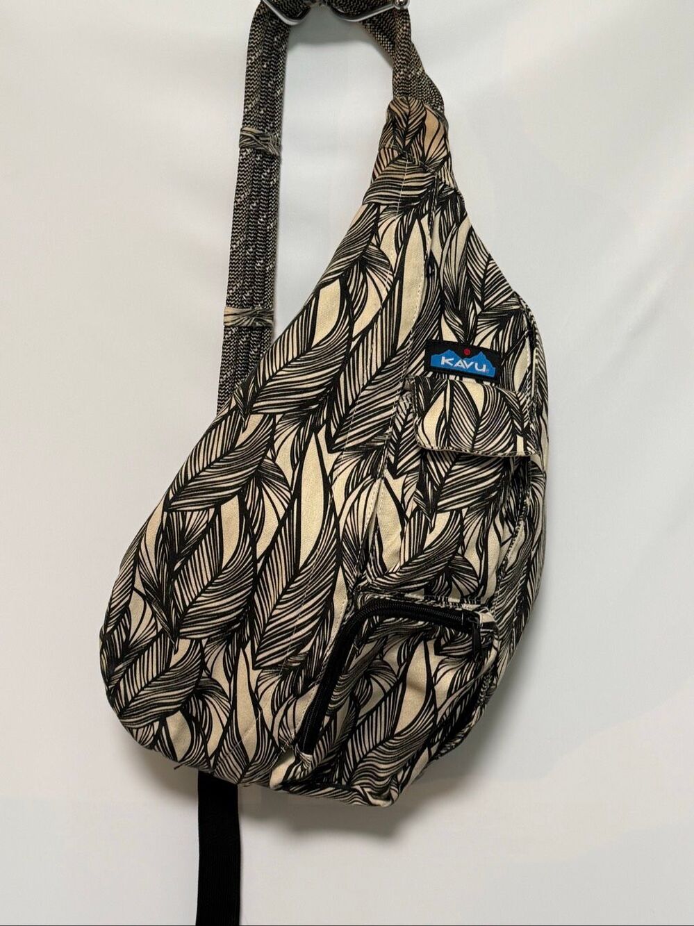 Kavu 16x9" Mini Rope Sling Outdoor Backpack black cream leaf print